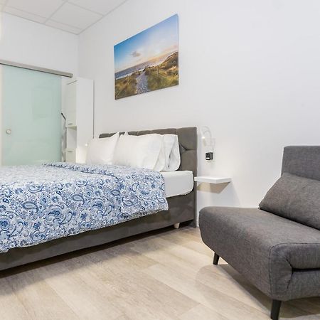 Private Room #1 With King Size, Ground Floor, Ac, Only 2Min To Rab Ramstein-Miesenbach Exterior foto