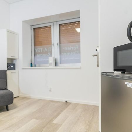 Private Room #1 With King Size, Ground Floor, Ac, Only 2Min To Rab Ramstein-Miesenbach Exterior foto